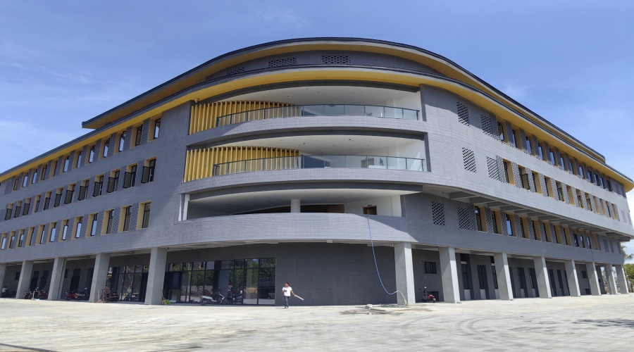 海南中央民族大學(xué)UHPC墻板選擇了飾紀(jì)上品.你呢？